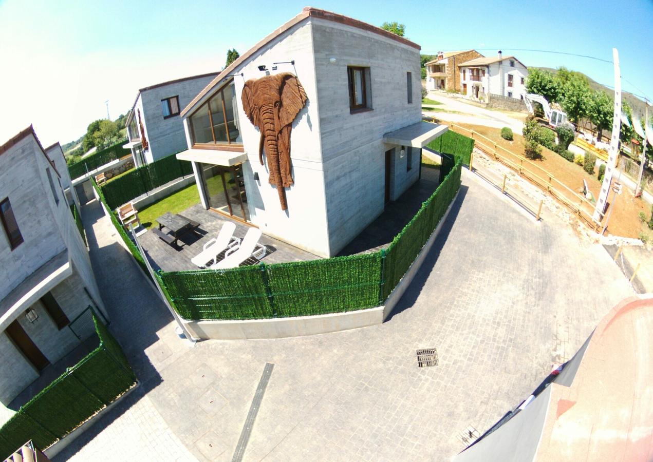 Cabanas La Senda De Los Elefantes Cabarceno Extérieur photo